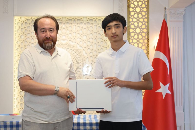 2025-يىلى 08-ئاينىڭ 16-كۈنى، ئىستانبۇلدا ئۈمىد مۇكاپاتىنىڭ 5 - قېتىملىقى تارقىتىلدى.